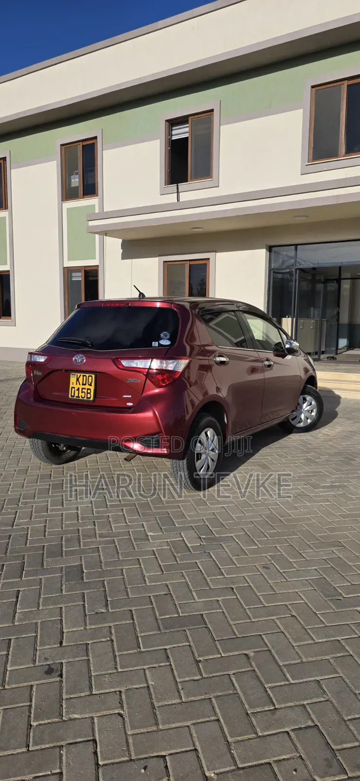 Toyota Vitz 2017 Maroon