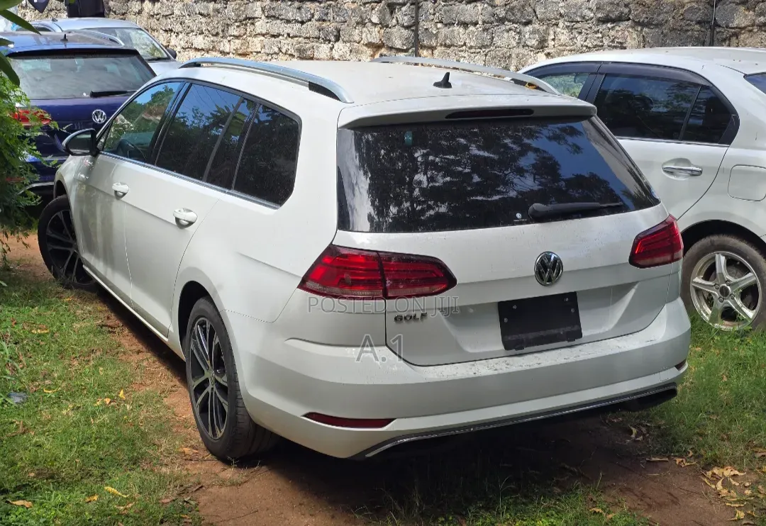 Volkswagen Golf 2019 White