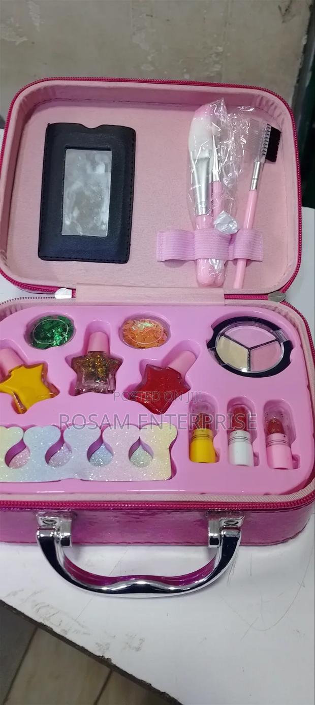 Kids Makeup Kits - thumbnail 2