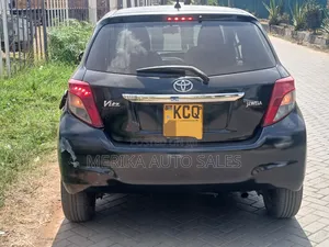 Toyota Vitz 2011 Black