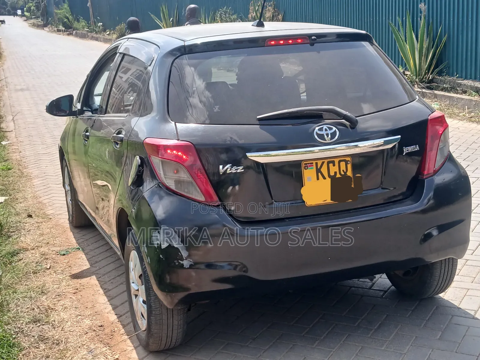 Toyota Vitz 2011 Black