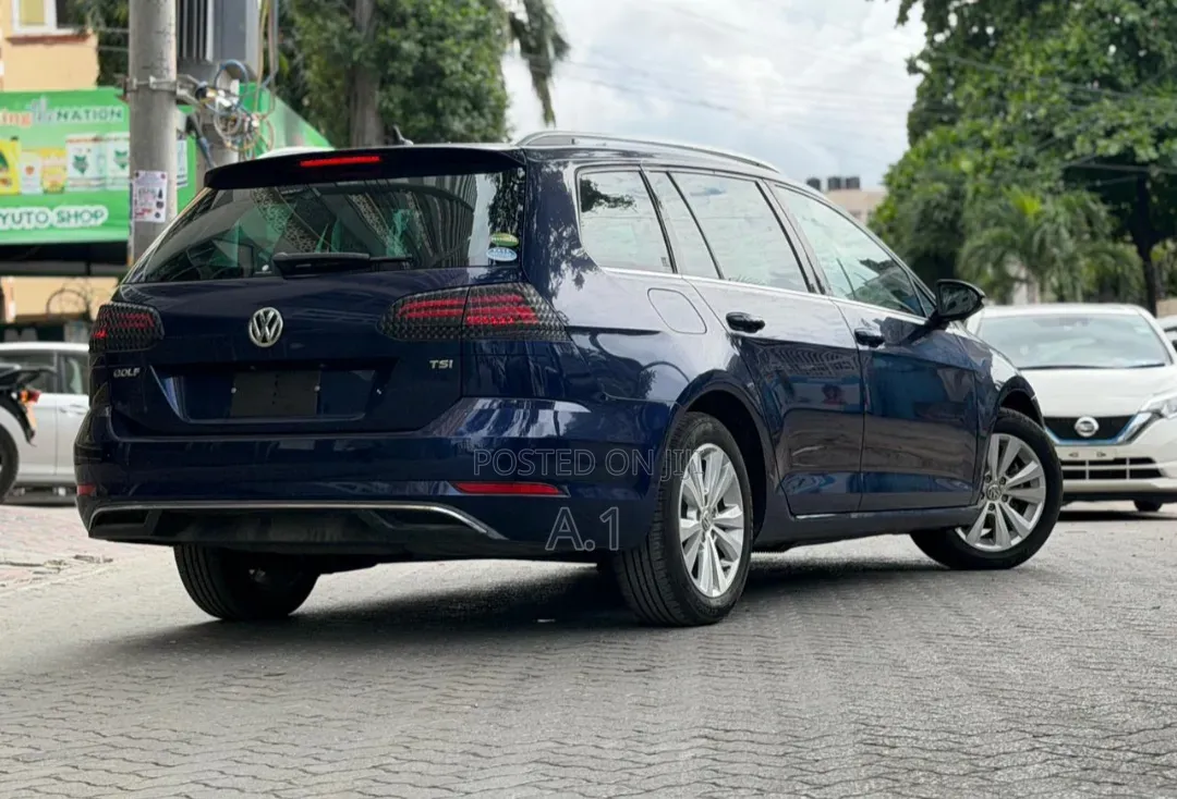 Volkswagen Golf 2019 Blue