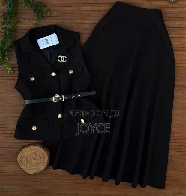 Skirt and Sleeveless Coat - thumbnail 3