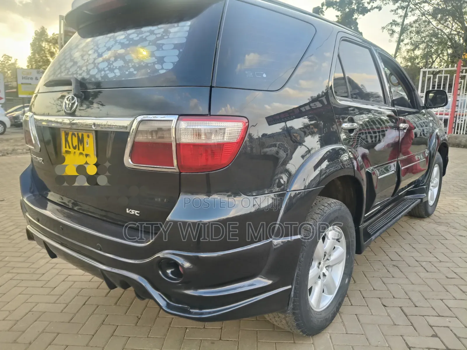 Toyota Fortuner 2010 Black