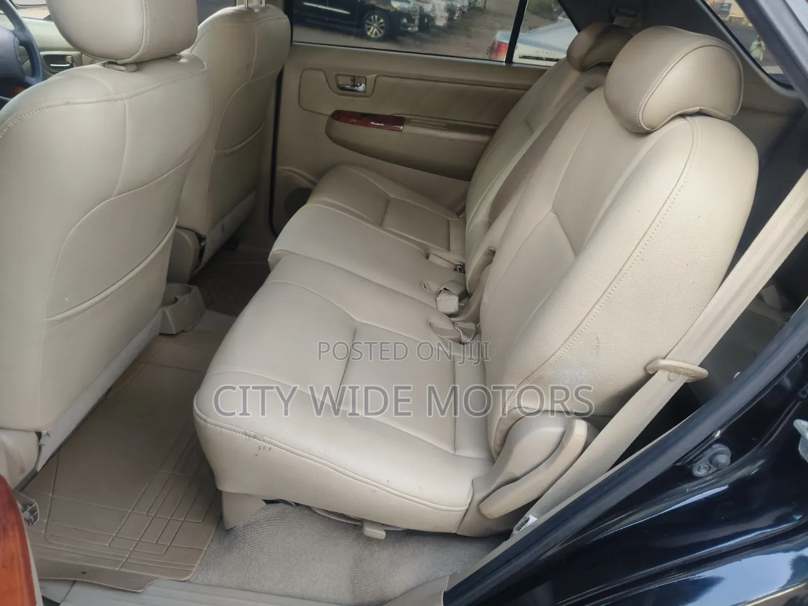 Toyota Fortuner 2010 Black