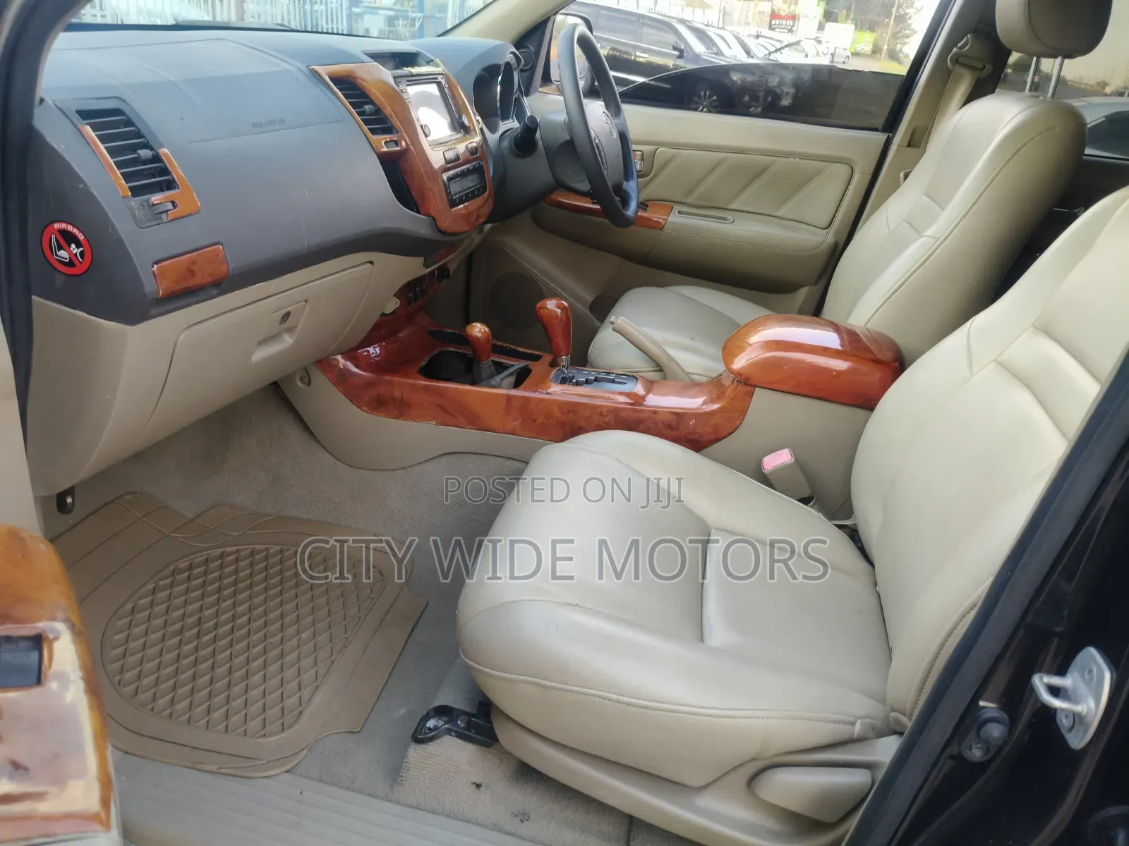 Toyota Fortuner 2010 Black
