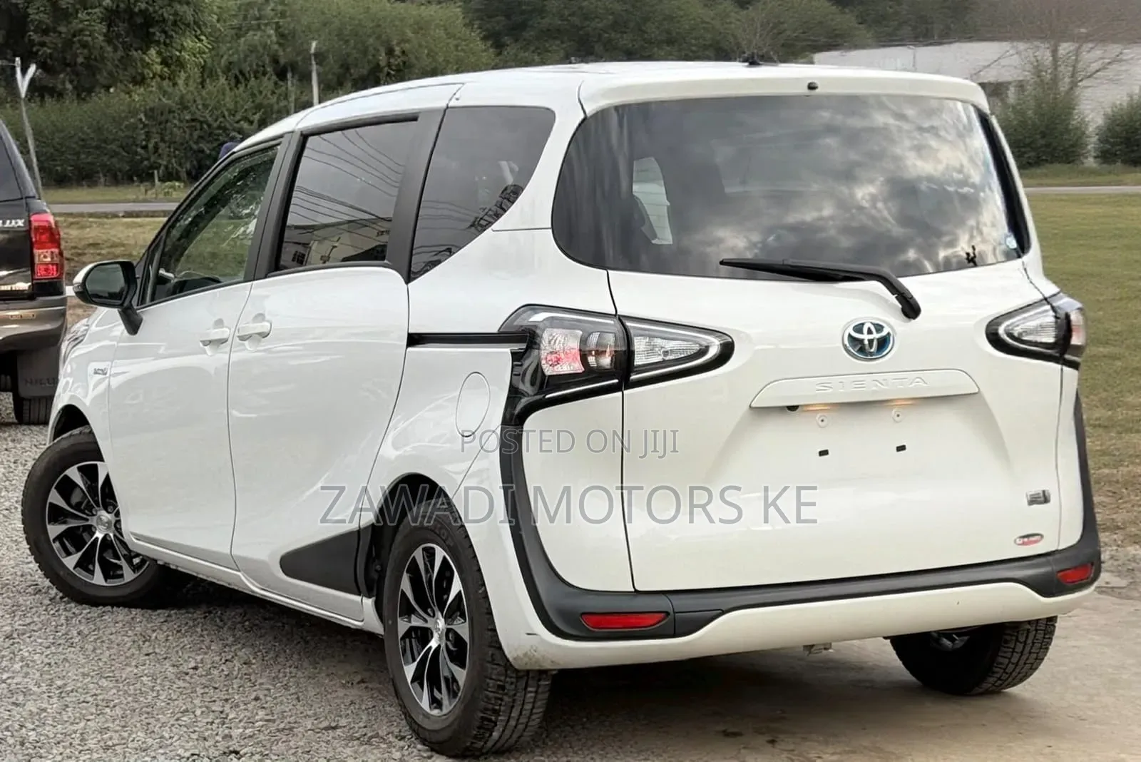 Toyota Sienta 2019 White