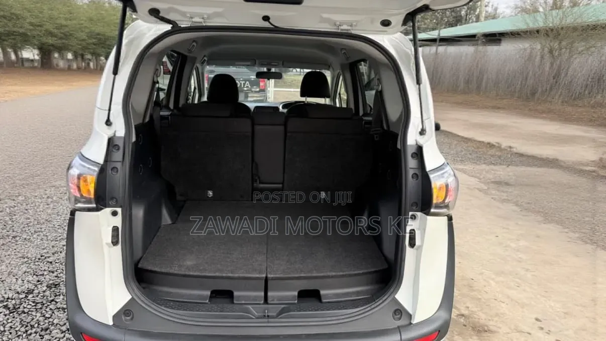 Toyota Sienta 2019 White