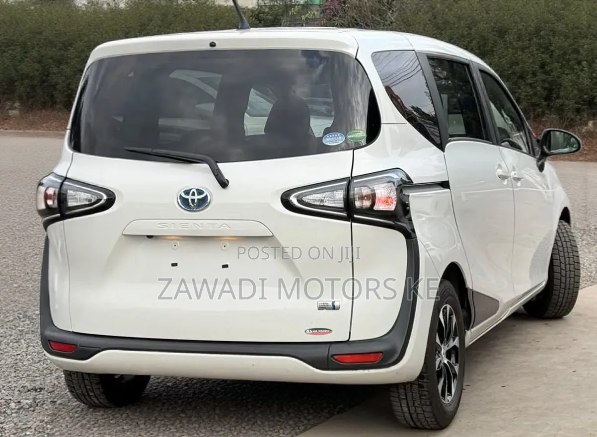 Toyota Sienta 2019 White