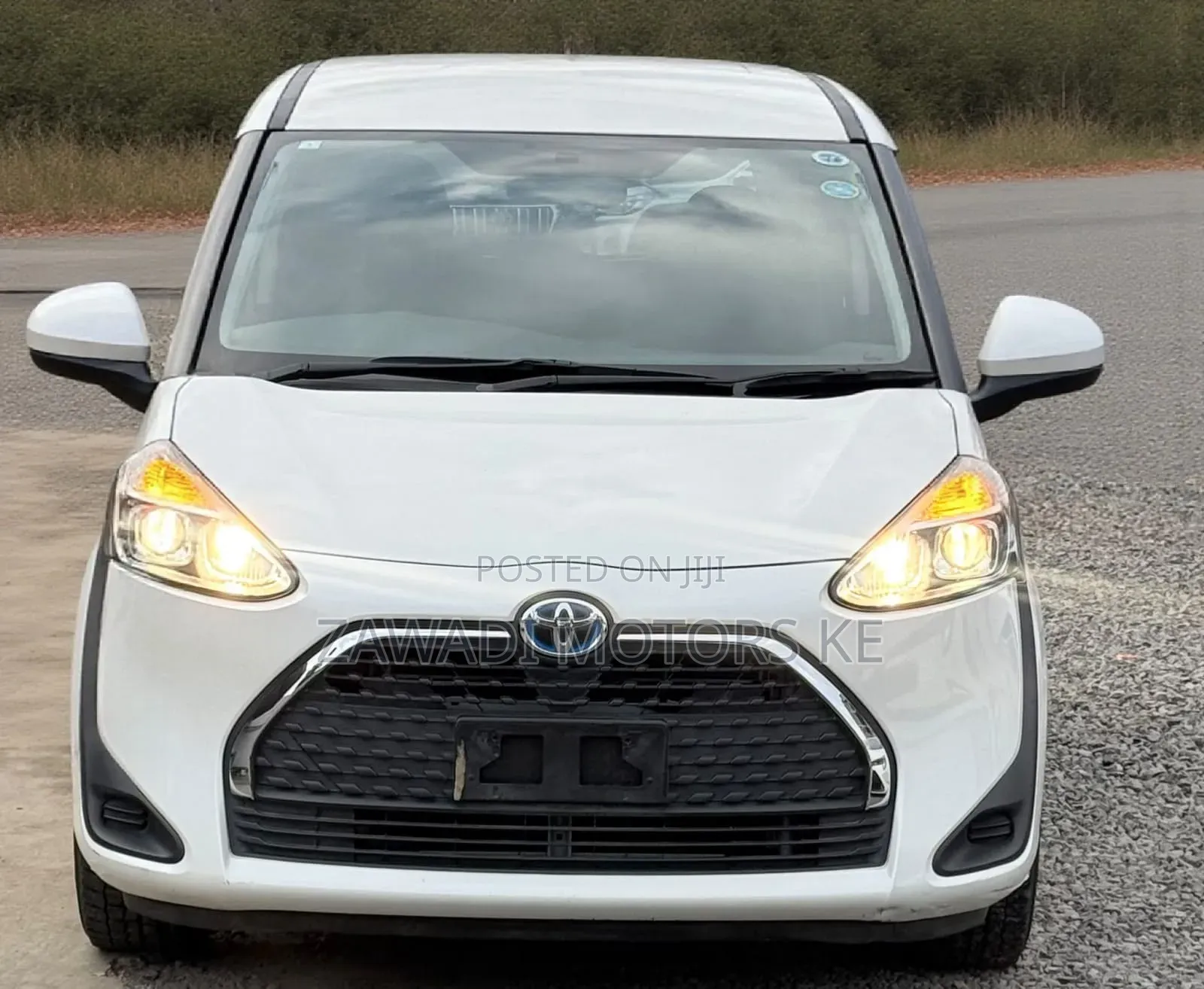 Toyota Sienta 2019 White