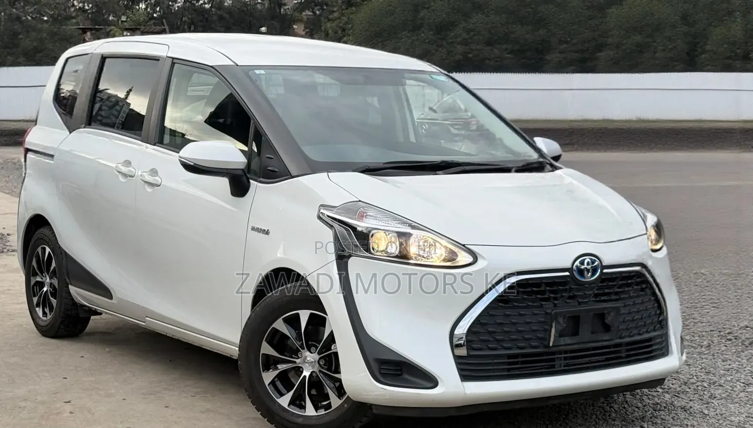 Toyota Sienta 2019 White