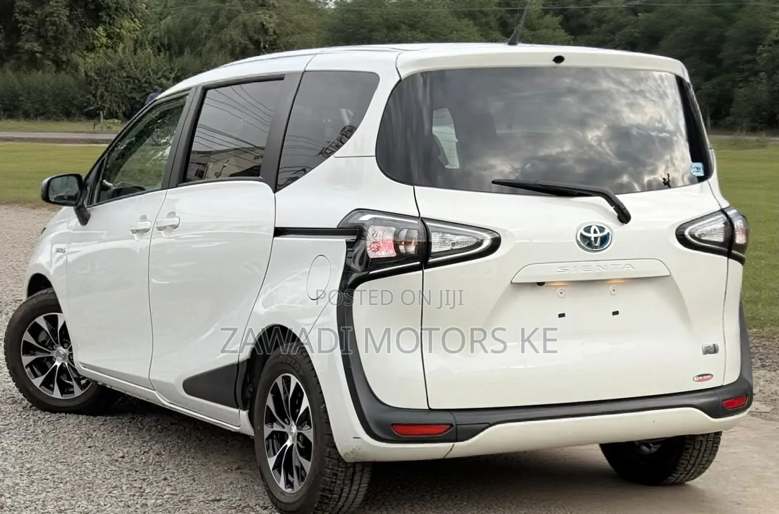 Toyota Sienta 2019 White