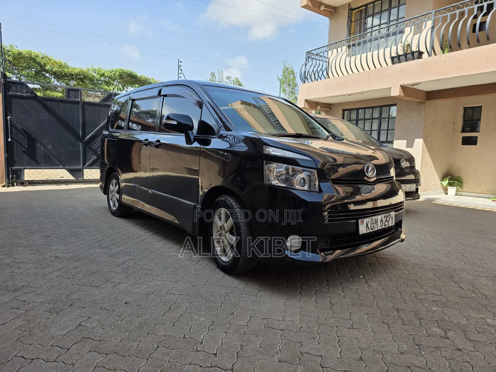 Toyota Voxy 2010 Black