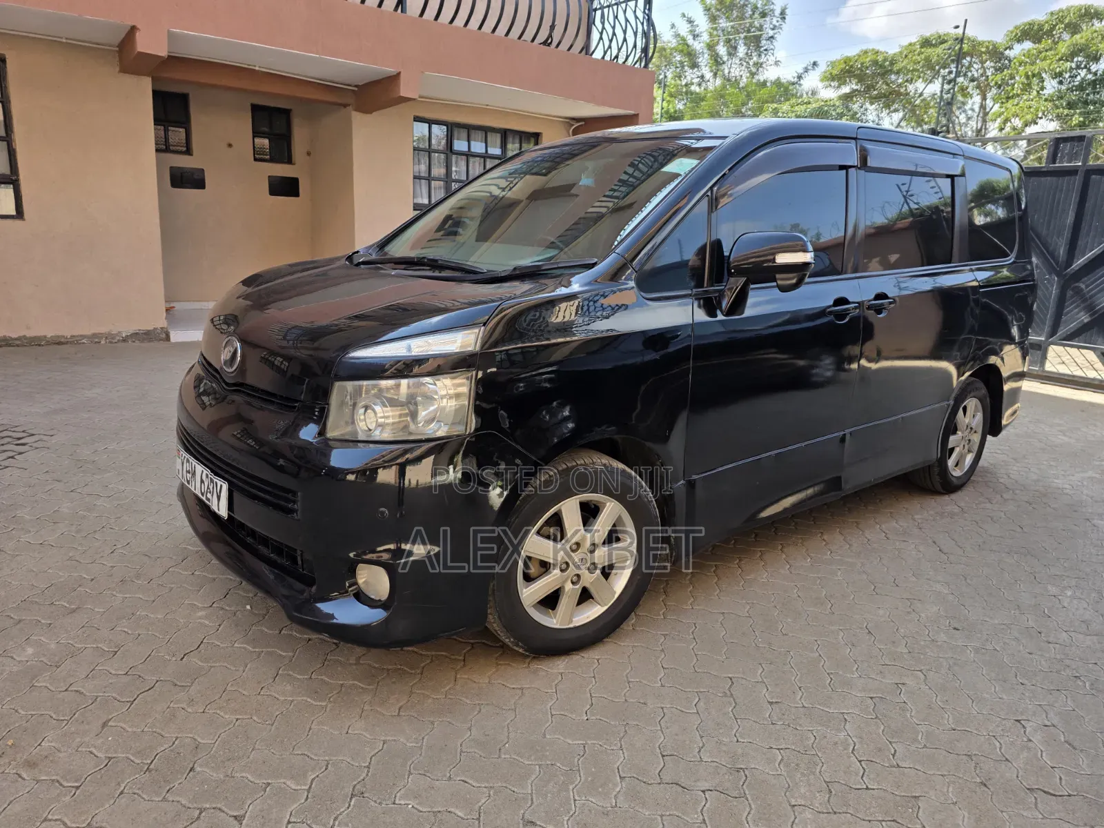 Toyota Voxy 2010 Black