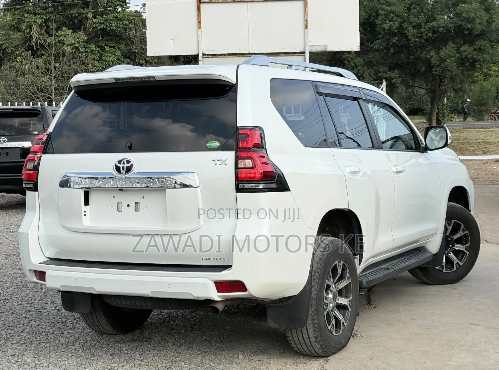 Toyota Land Cruiser Prado 2019 White