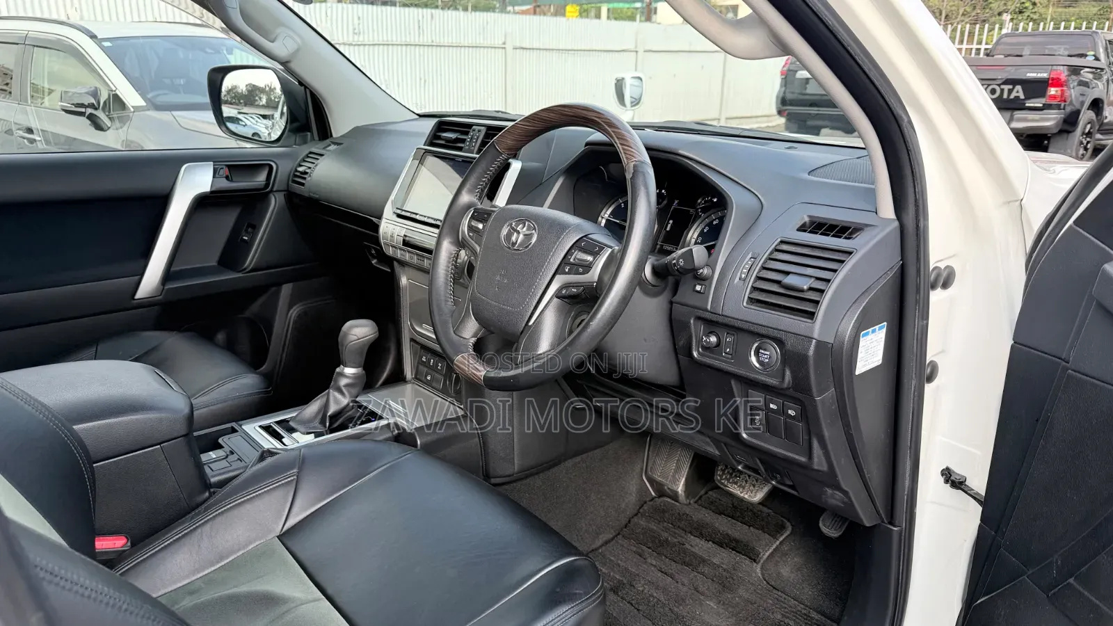 Toyota Land Cruiser Prado 2019 White