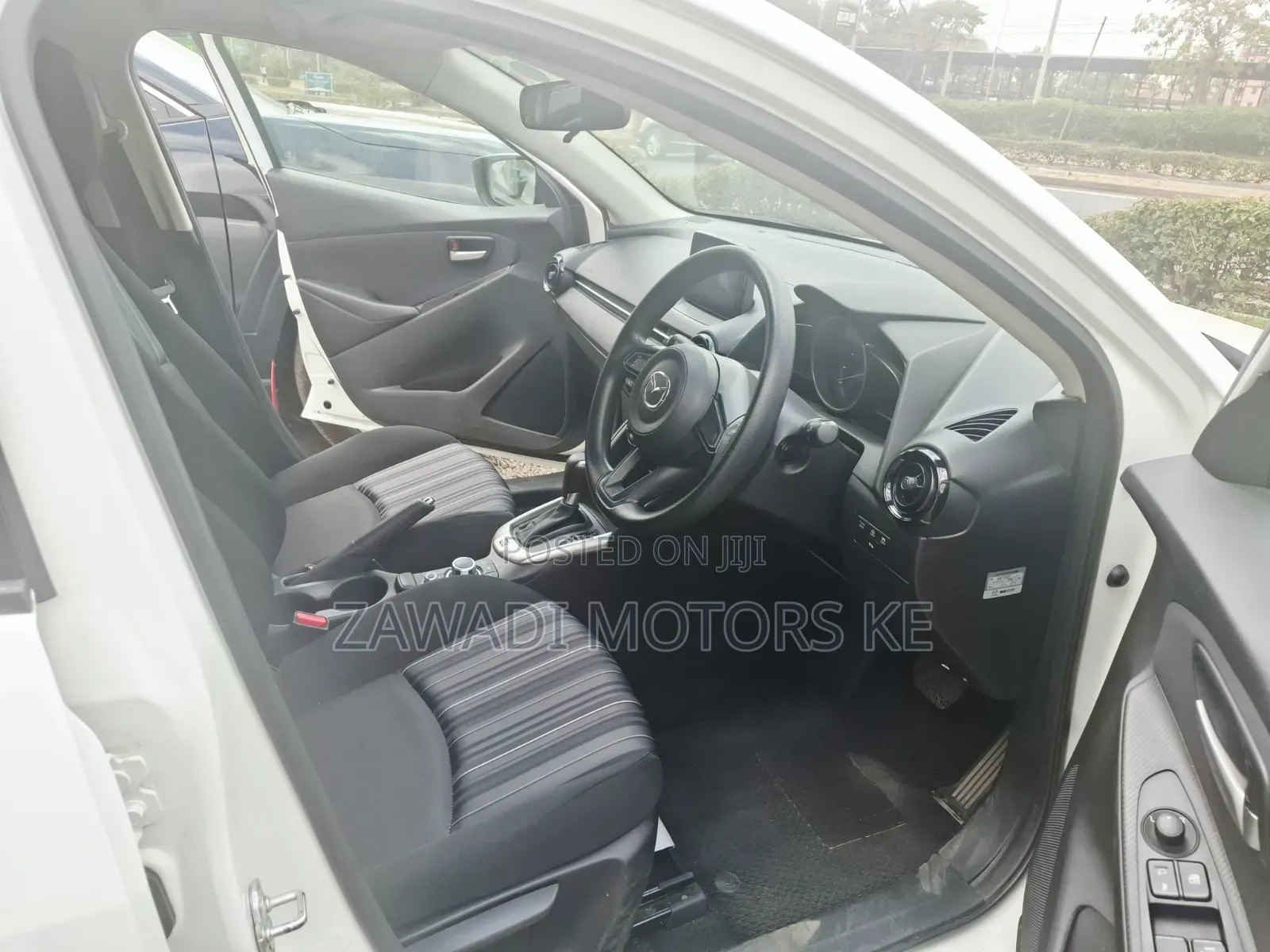 Mazda 2 2020 White