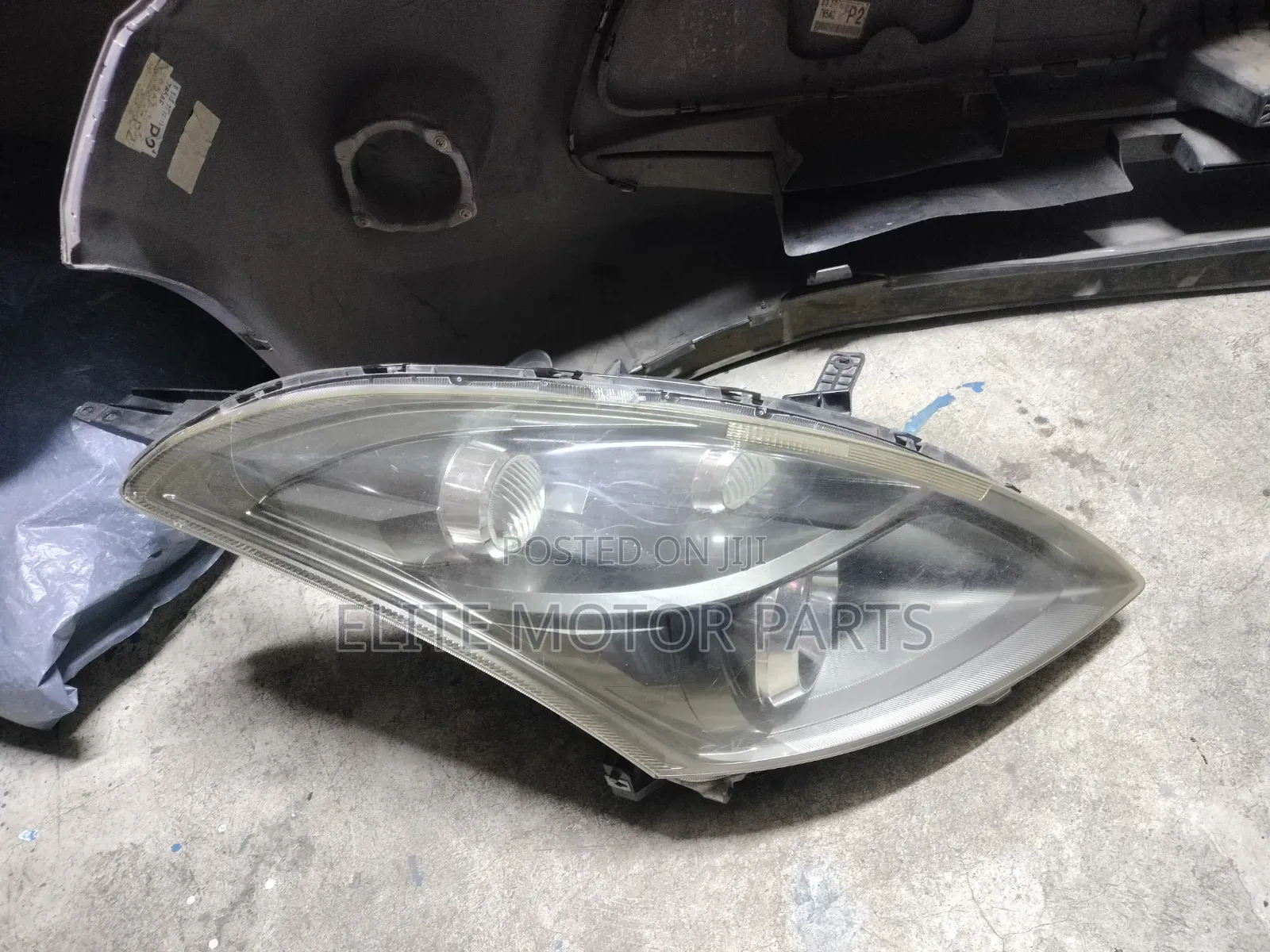Suzuki Swift 2015/16 Black Xenon Headlight