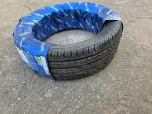 215 /45 R 17 Comforser Tires (Cf 700)