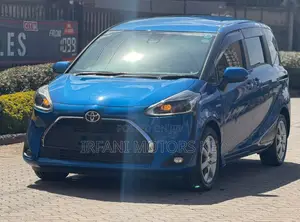 Toyota Sienta 1.5 Hybrid FWD 2019 Blue