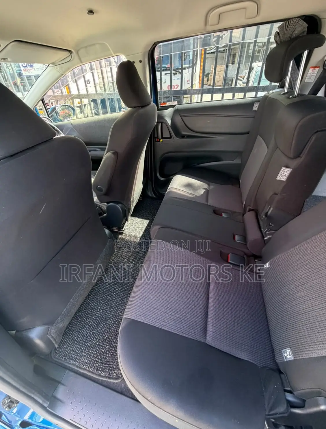 Toyota Sienta 1.5 Hybrid FWD 2019 Blue