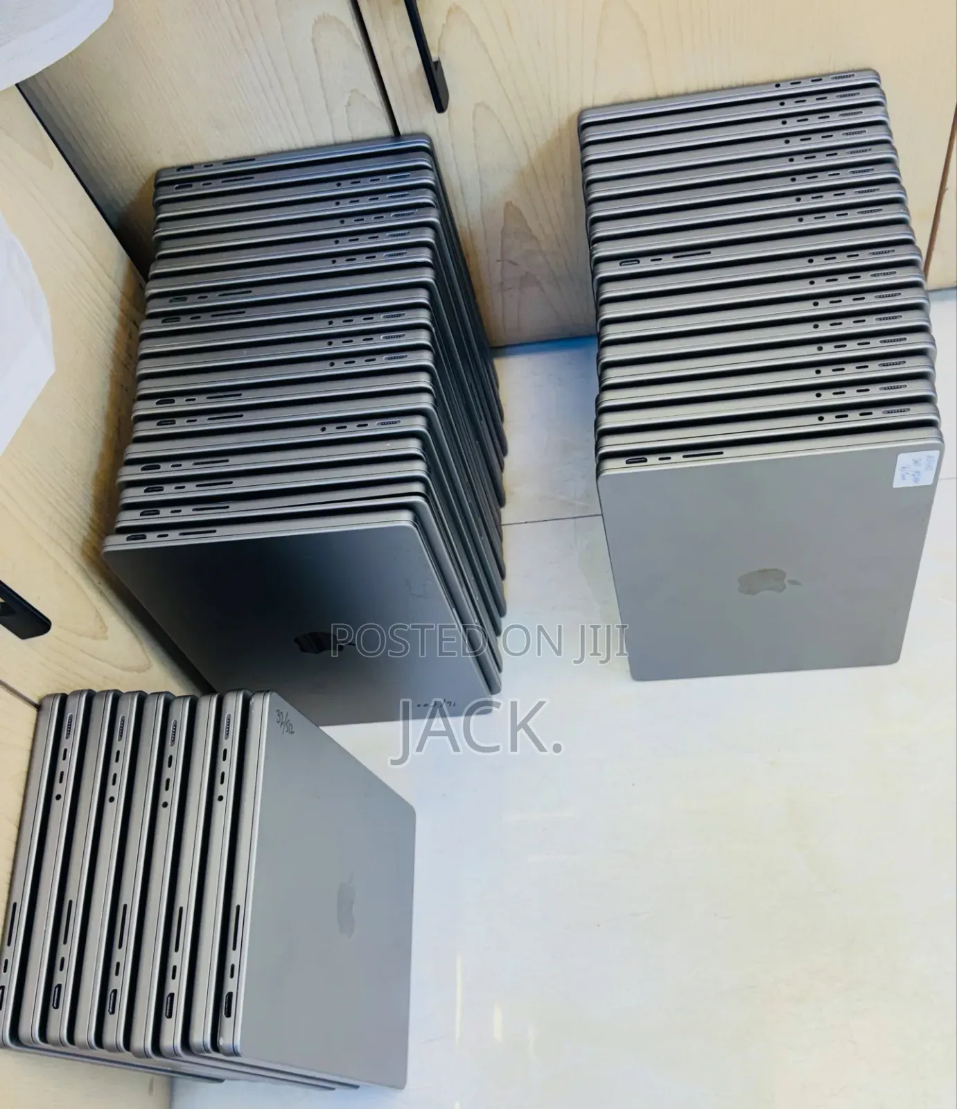 Laptop Apple MacBook Pro 2021 M1 32GB Apple M1 Pro SSD 512GB