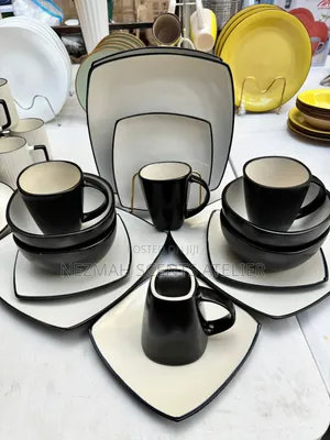 16 Pieces of Microwave and Oven Friendly Ceramic Dinner Set.