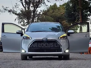 Toyota Sienta 2018 Silver