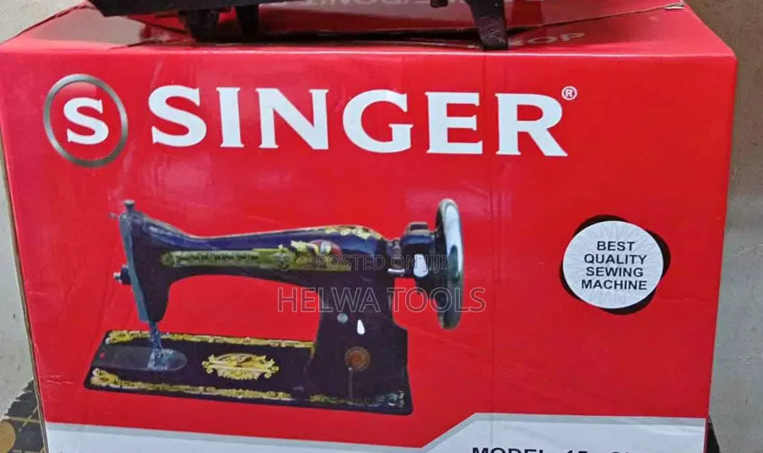 Singer Sewing Machine/Sewing Machine Singer