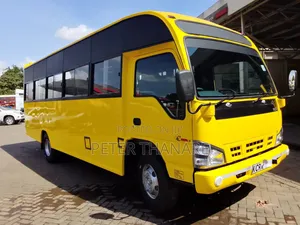 Isuzu NQR 2018 Yellow