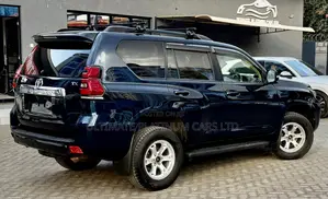 Toyota Land Cruiser Prado 2.8 2019 Blue