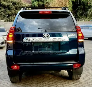 Toyota Land Cruiser Prado 2.8 2019 Blue