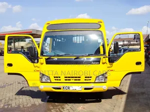 Isuzu NQR 2018 Yellow