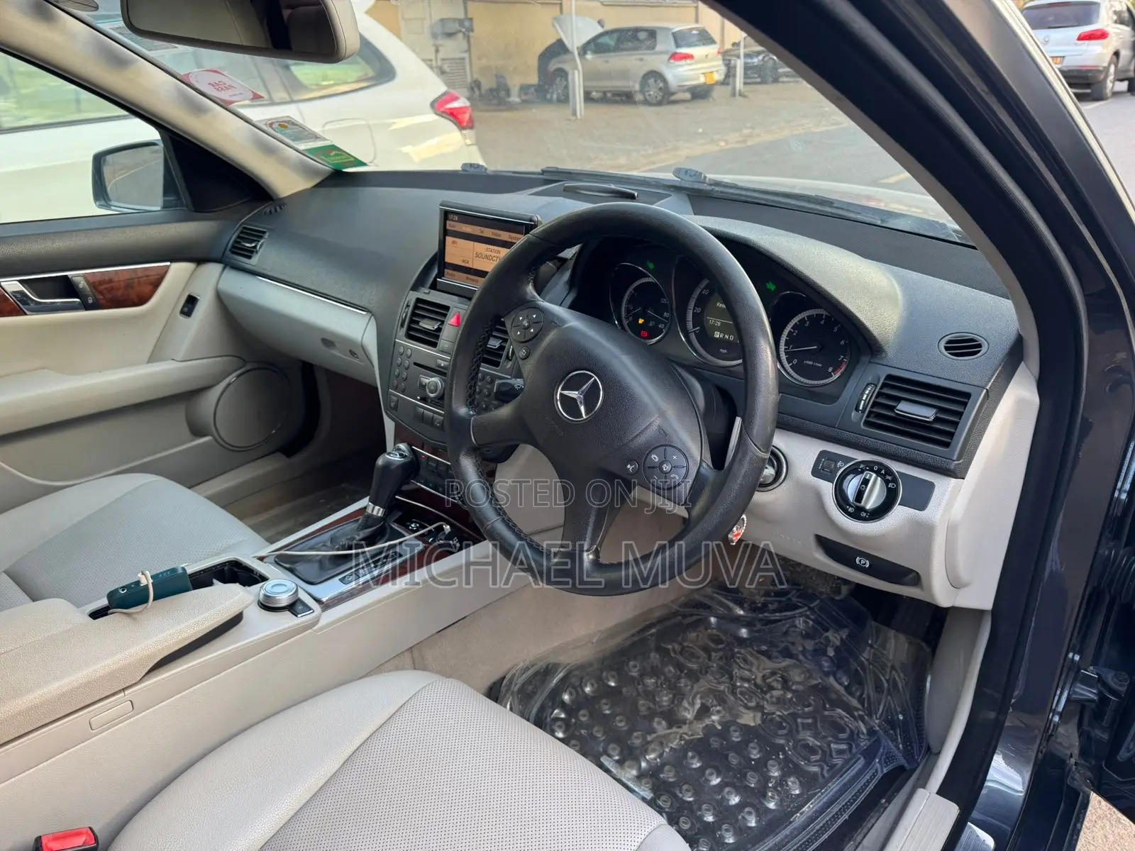 Mercedes-Benz C200 2011 Gray