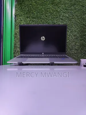 Laptop HP 240 G9 8GB Intel Core i7 SSD 256GB