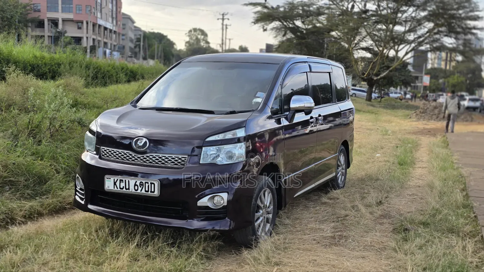 Toyota Voxy 2012 Maroon