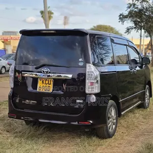 Toyota Voxy 2012 Maroon