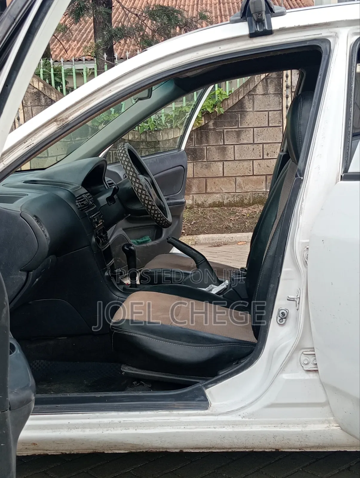 Nissan Advan 2001 White