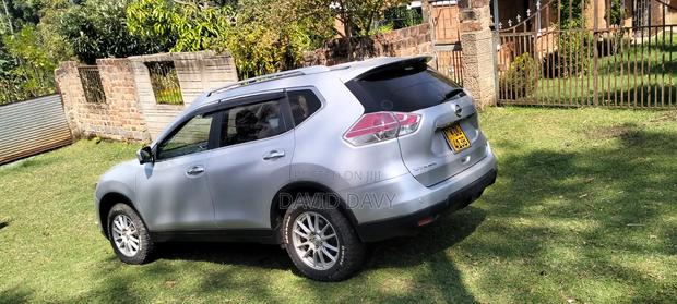 Nissan X-Trail - thumbnail 3