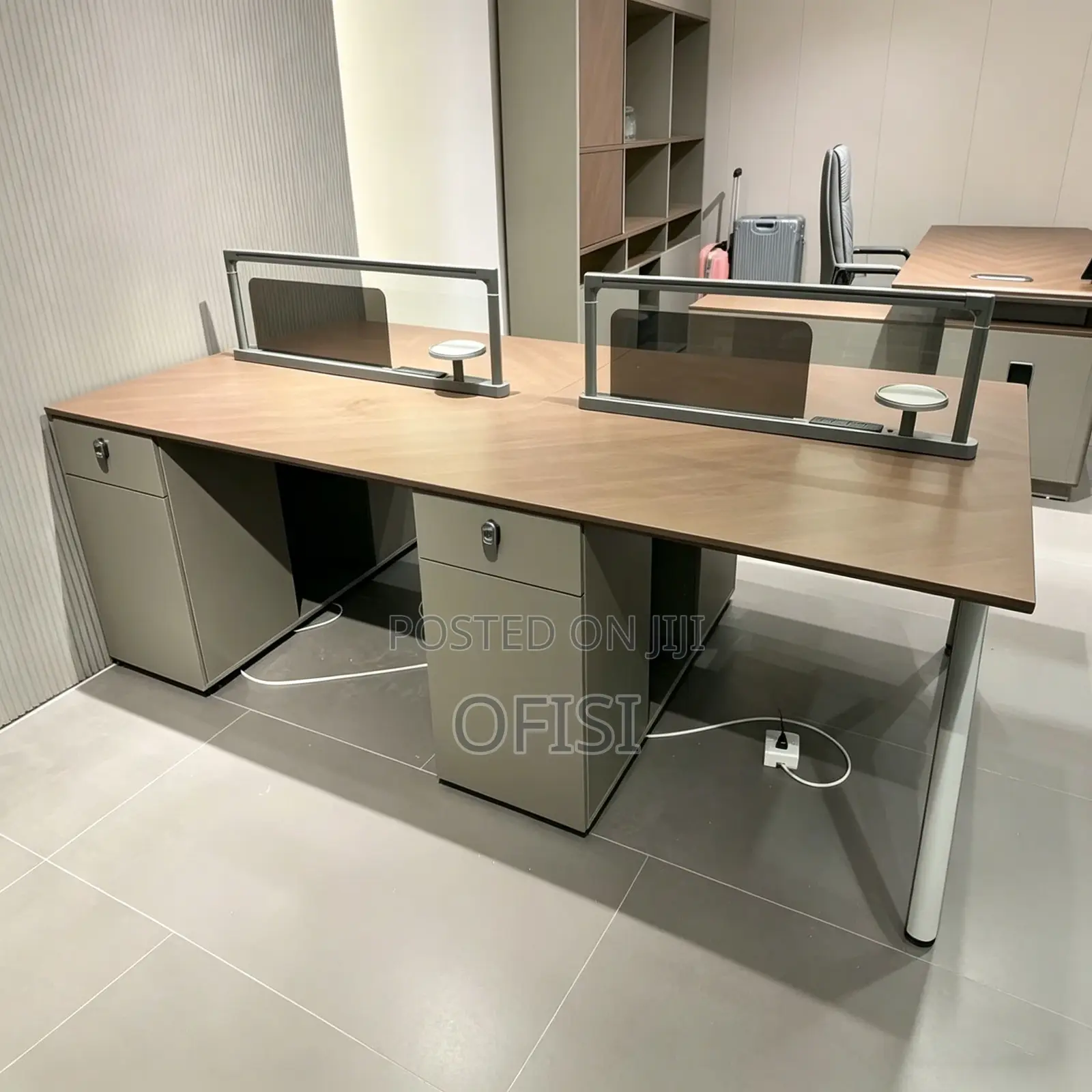 Office Workstation; 4-Person High-End Office Workstation
