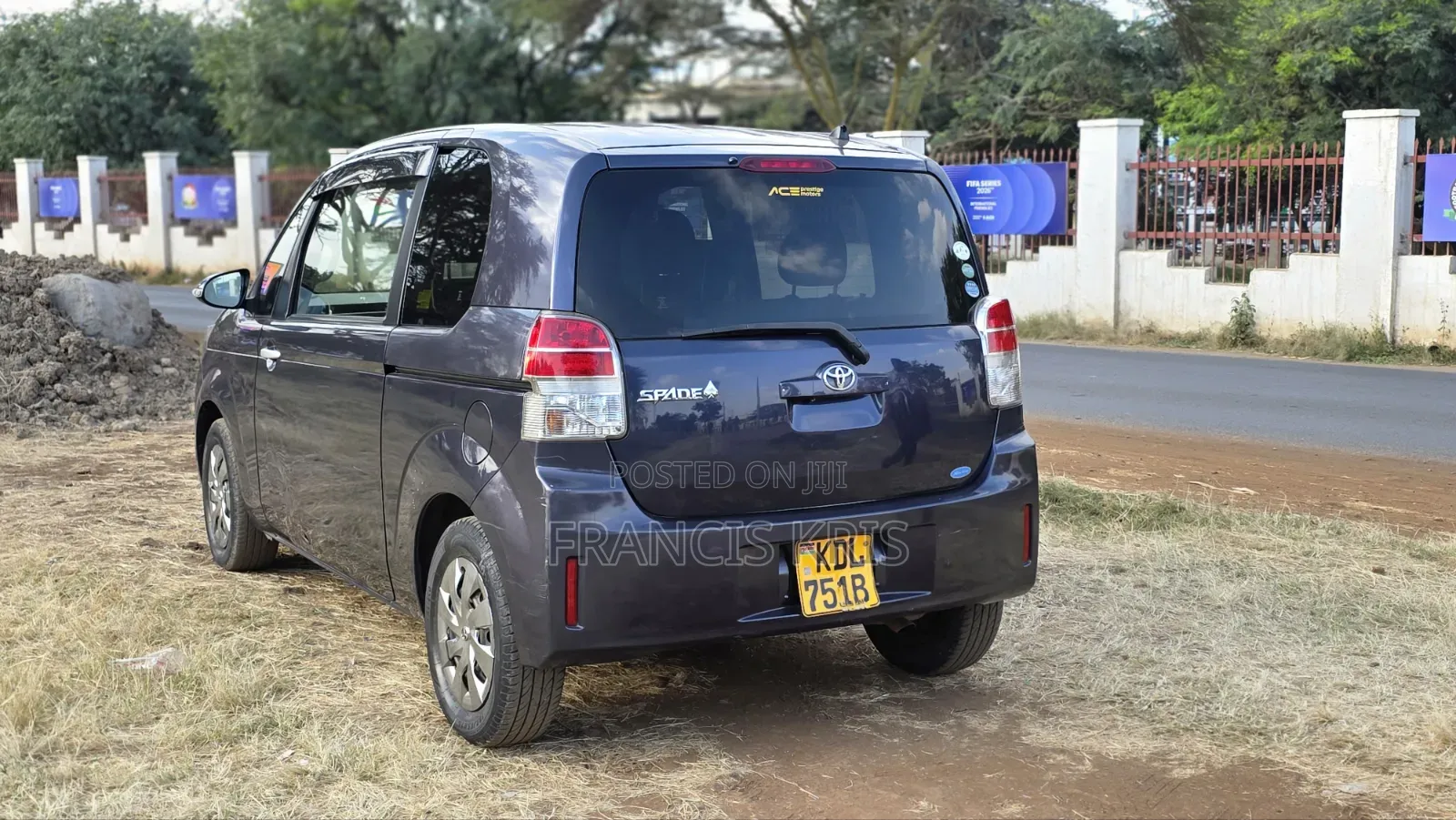 Toyota Spade 2016 Purple