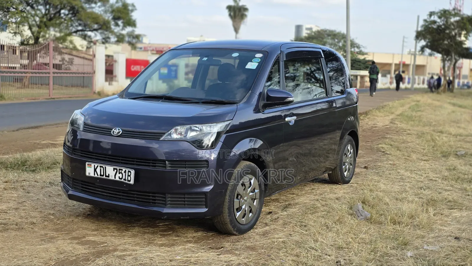 Toyota Spade 2016 Purple