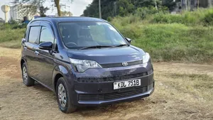Toyota Spade 2016 Purple