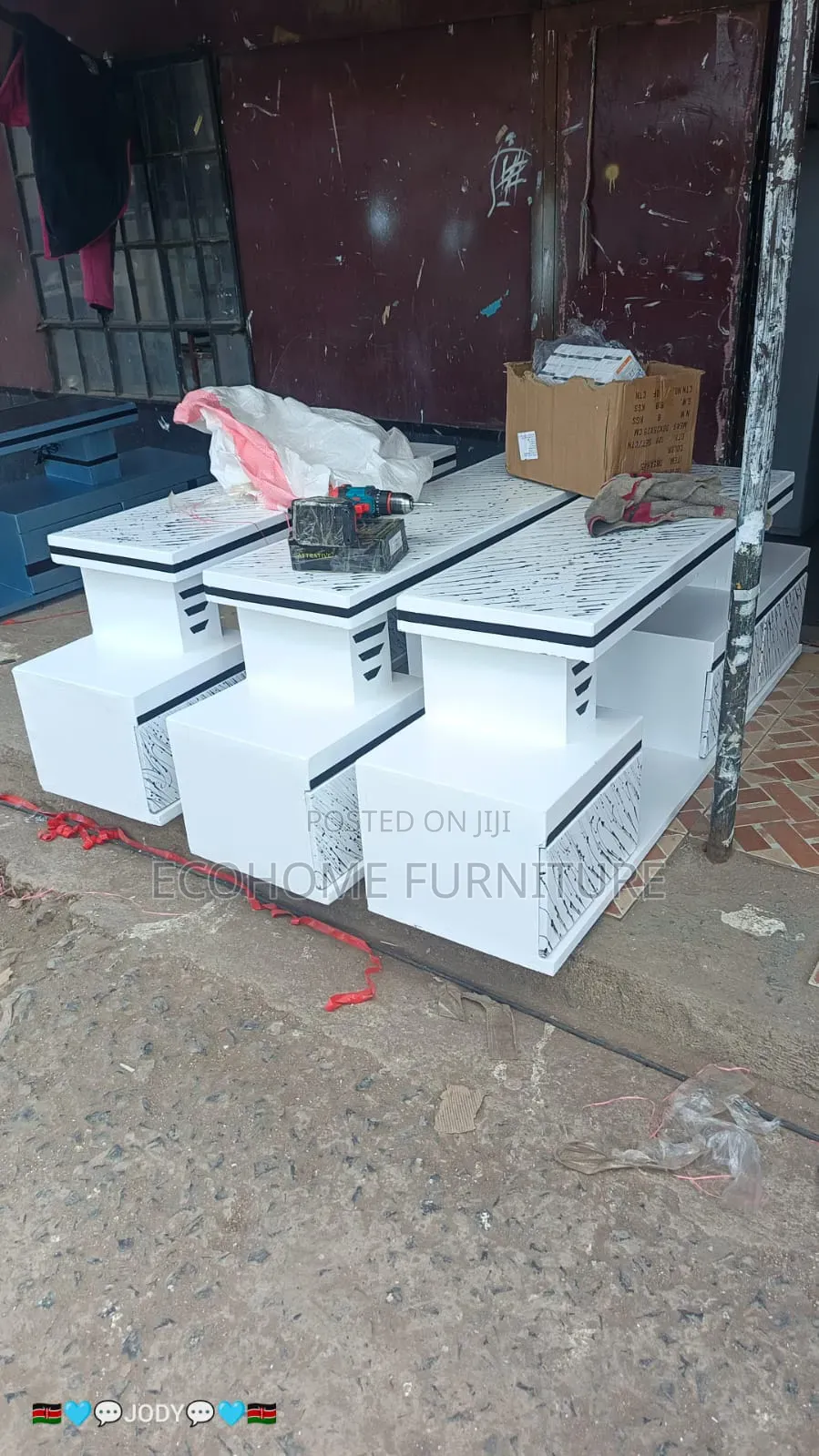 Tv Stand With Marble Effects on Top