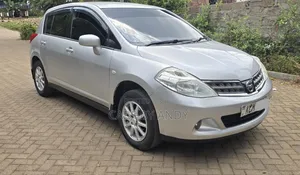 Nissan Tiida 2012 Silver