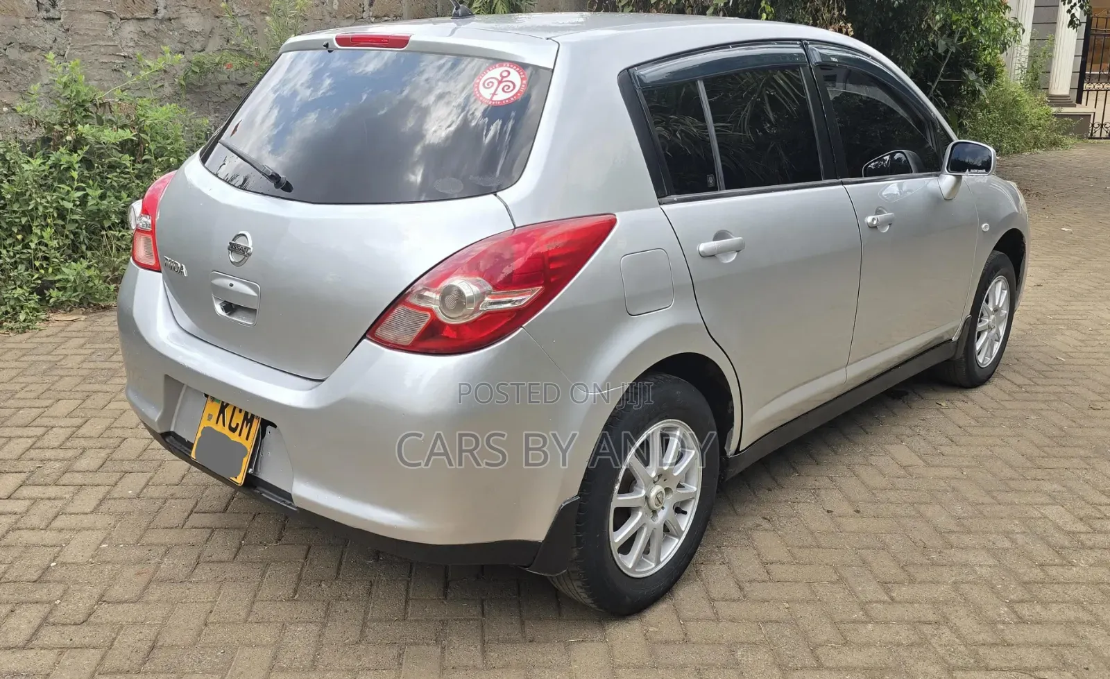 Nissan Tiida 2012 Silver