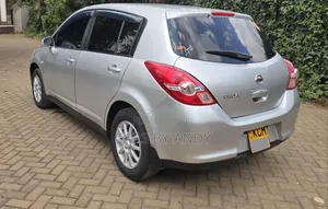 Nissan Tiida 2012 Silver