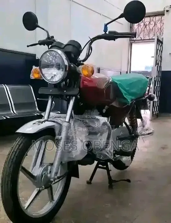 New Bajaj Boxer 100 2026 Red