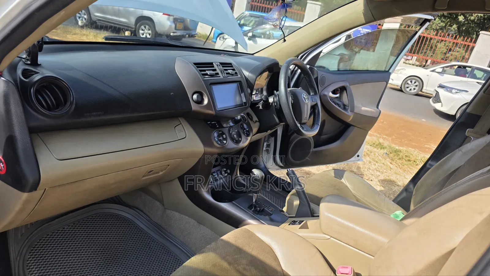Toyota Vanguard 2014 White