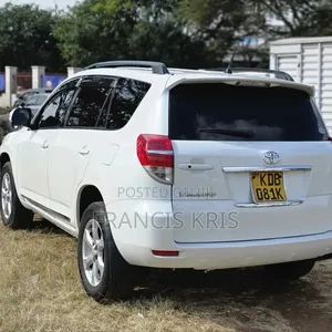 Toyota Vanguard 2014 White